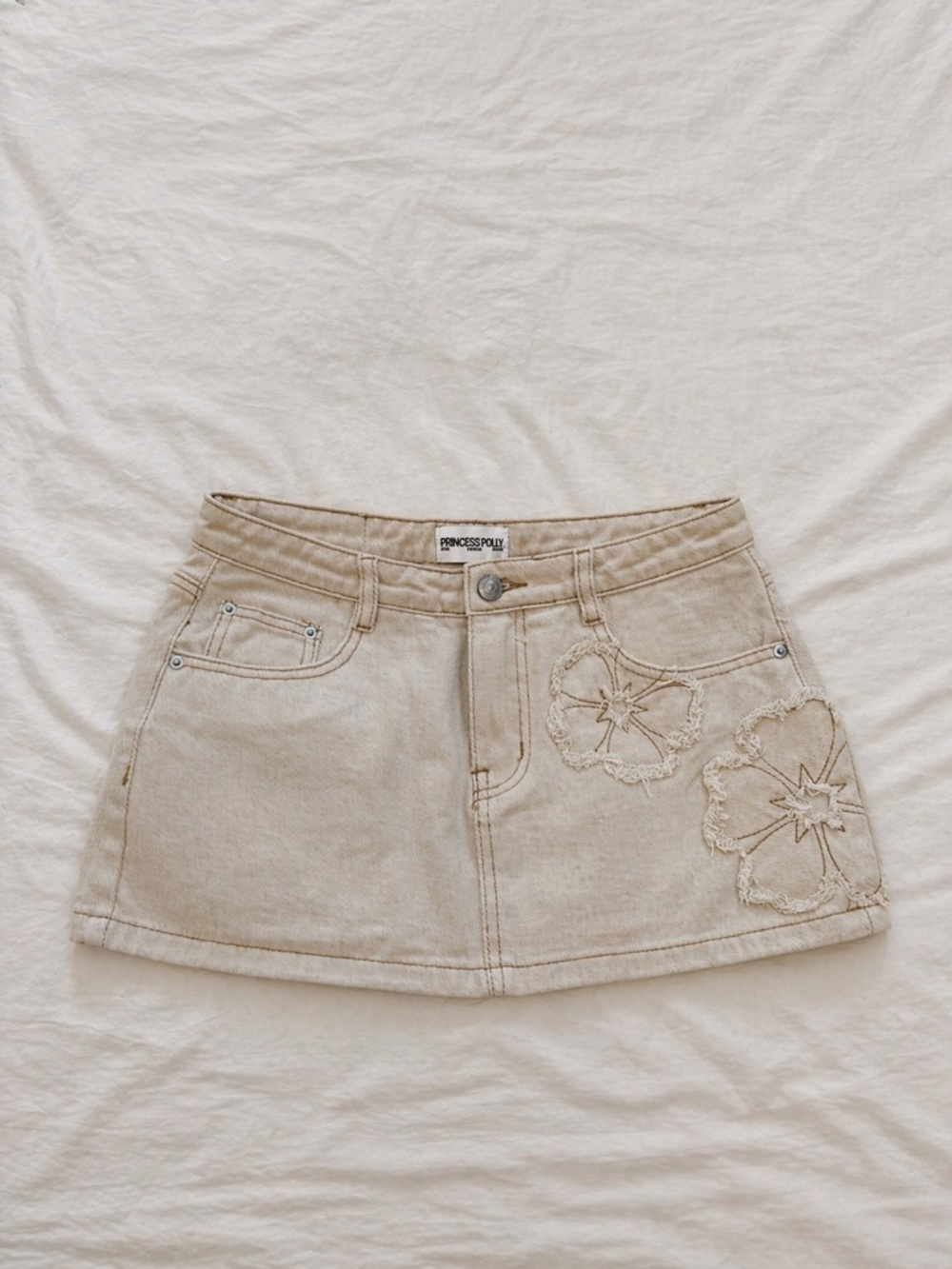 Princess Polly beige denim skort (size 4, NWOT)